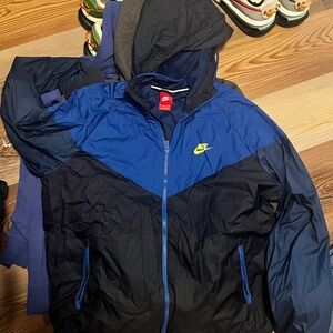 Nike Men's Windbreaker in Blue and Black